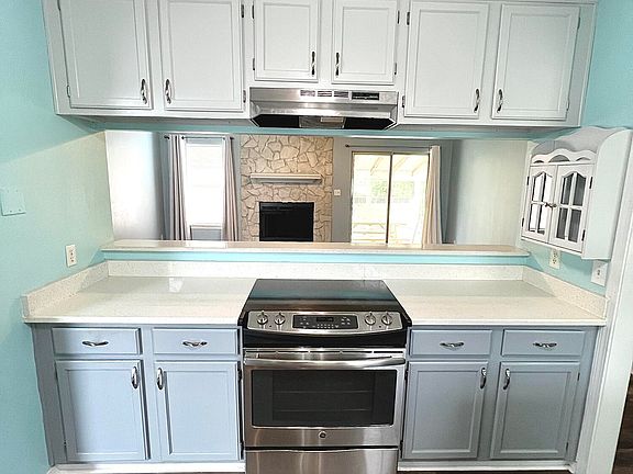 4th image of 2217 Whispering Pines Blvd