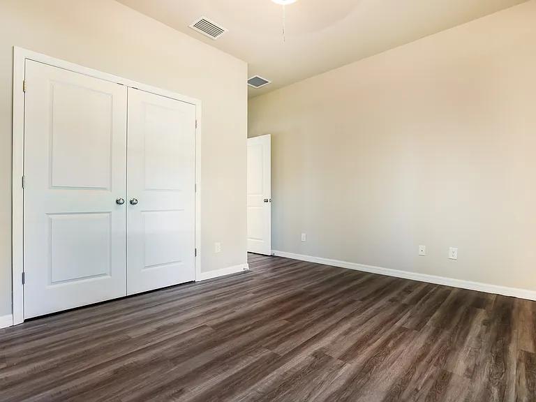 18090 Crawford Ave — Photo 12