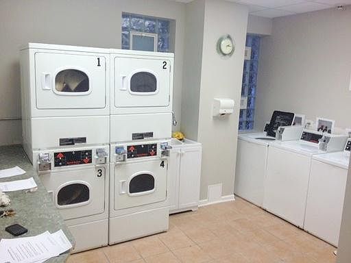 5th image of 5851 N Kenmore Ave