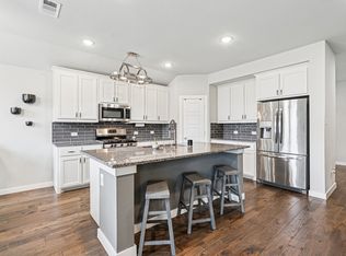 1813 Drover Creek Rd, Aubrey, TX 76227