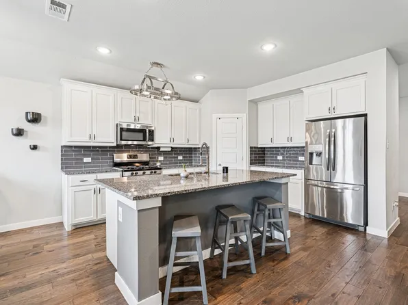 1813 Drover Creek Rd, Aubrey, TX 76227