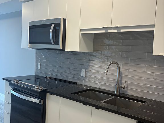 5th image of 93 Arthur St S #1439329
