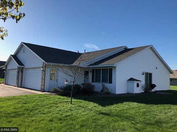 2nd image of 634 Sycamore Dr