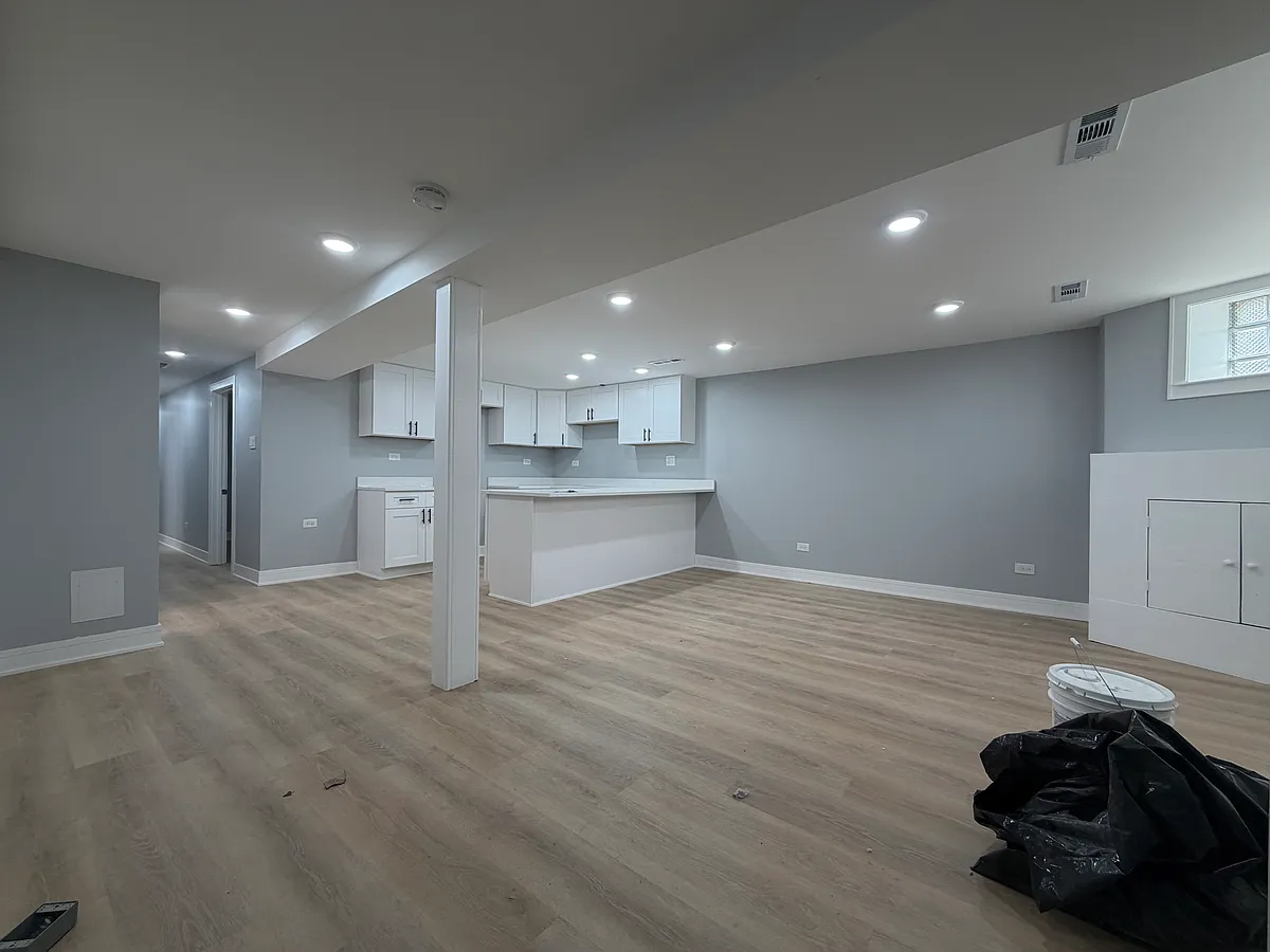Building Photo - 2520 W Washington Blvd #G