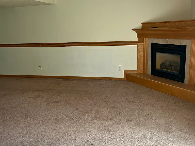 7865 Marilyn Dr — Photo 10