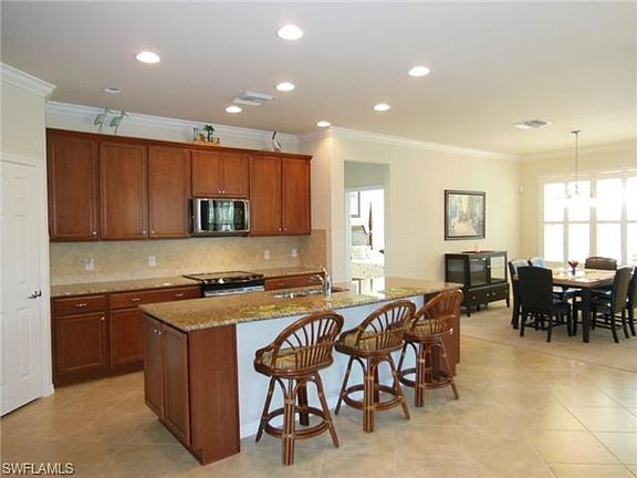 3rd image of 8584 Palermo Ct