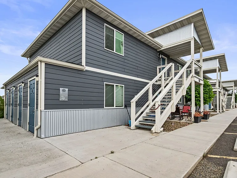 $1000 Off Move in Special, Ends June 16th! | Pet Friendly 3 Bedroom Apartments — Photo 17