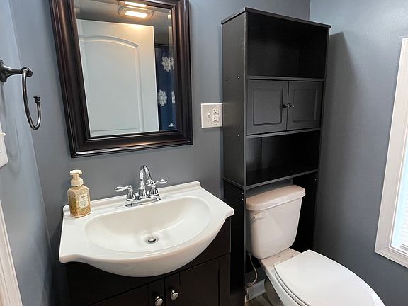 DOWNSTAIRS BATHROOM