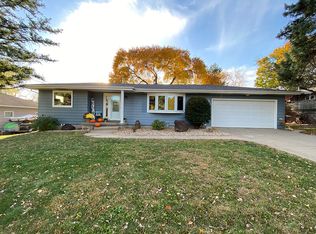 311 Highland Dr, Cedar Falls, IA 50613