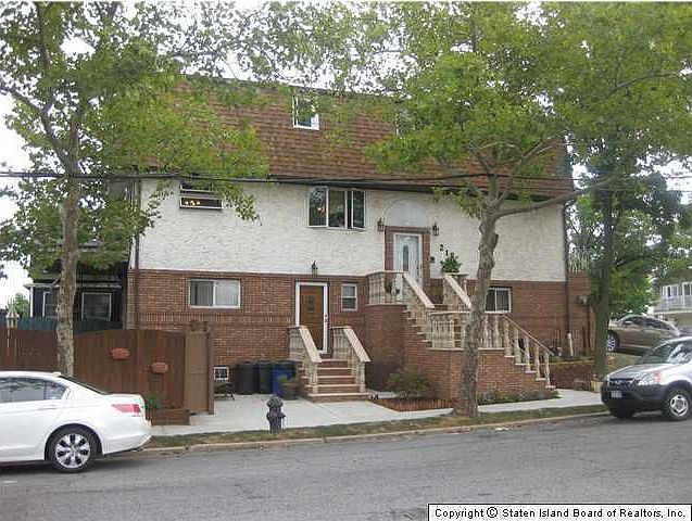 1st image of 212 Lamberts Ln