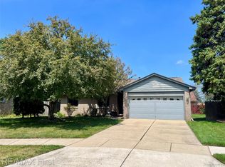 13327 Peck Dr, Warren, MI 48088