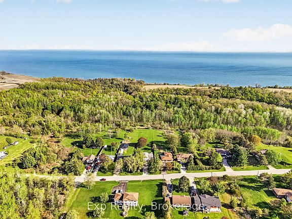 3rd image of 1175 Lakeshore Rd