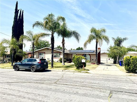3rd image of 1042 N Alice St