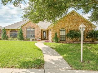 10205 Trail Ridge Dr, Benbrook, TX 76126