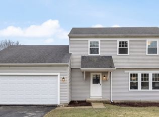 270 Pebblestone Rd, Naperville, IL 60565