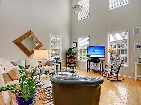 4th image of 1370 Hamlin Park Cir