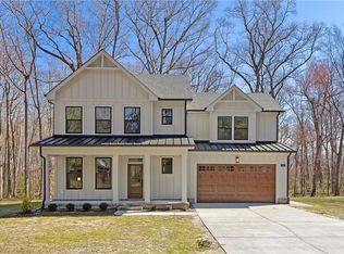 1421 Saint Brides Rd W, Chesapeake, VA 23322