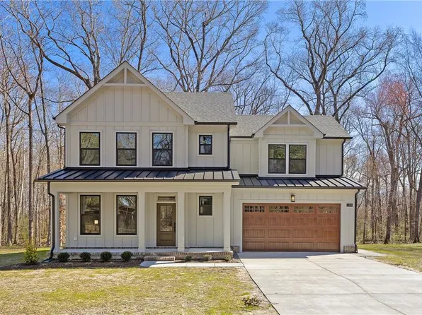 1421 Saint Brides Rd W, Chesapeake, VA 23322