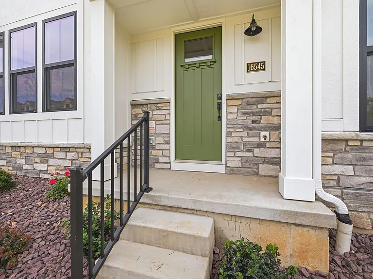16545 Yellowwood Dr — Photo 5