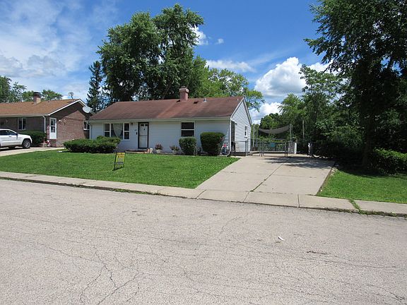 3rd image of 421 Hoover Dr