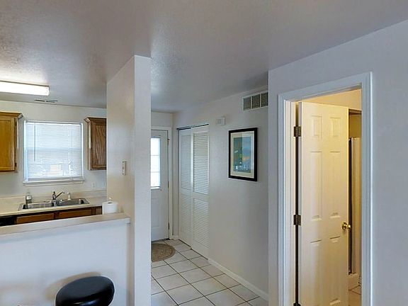 5th image of 3520 W 22nd St APT B2