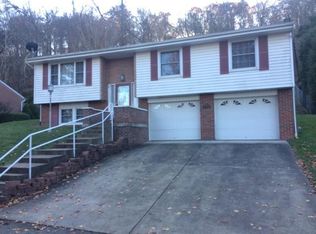 190 Elm Crest Dr, Wheeling, WV
