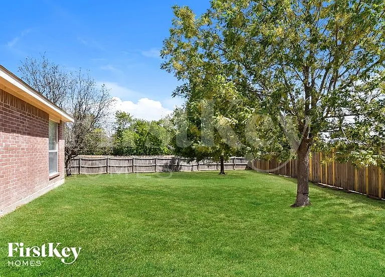 1519 Cedarcrest Cir — Photo 14