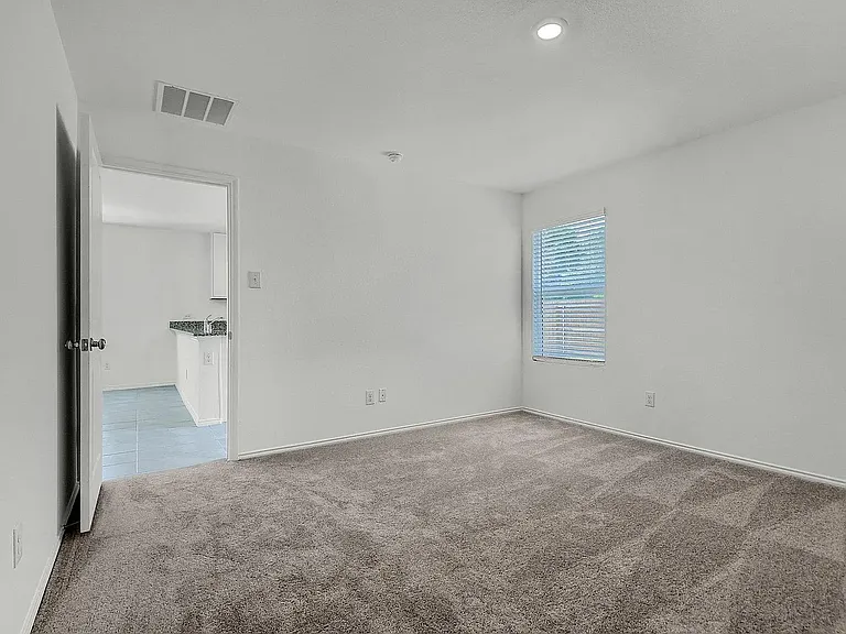 402 Harvest St — Photo 17