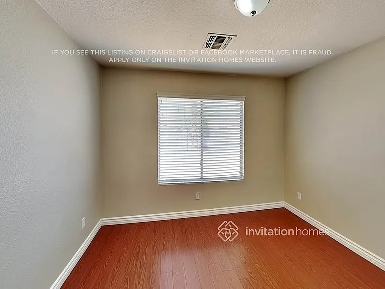 1530 W Saint Anne Ave — Photo 17
