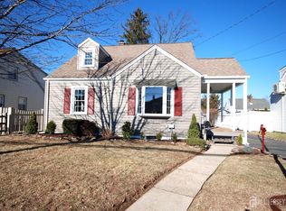 305 Harris Ave, Middlesex, NJ 08846