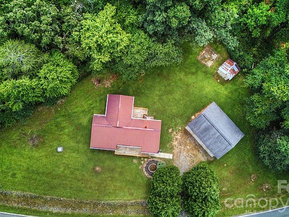 5th image of 160 Denny Rd