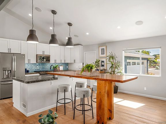 4th image of 1190 Tourmaline St