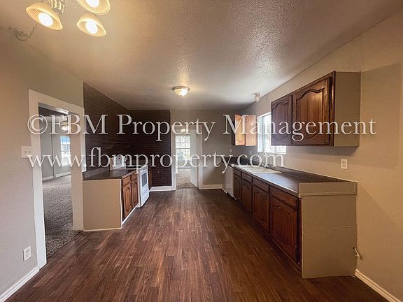 4th image of 202 E Vanston Ln