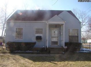 938 Carpenter St, Akron, OH 44310