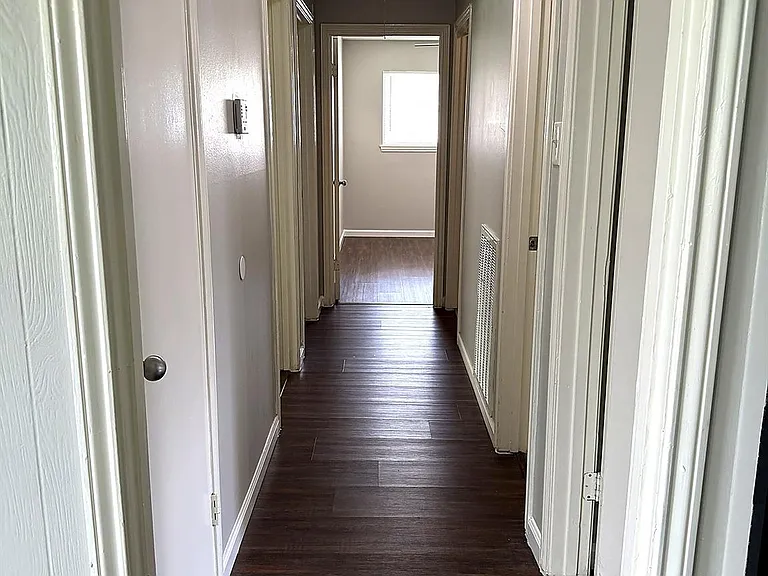 2015 Adams St — Photo 17