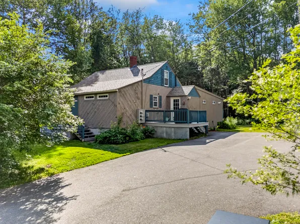 108 Middlesex Road, Topsham, ME 04086