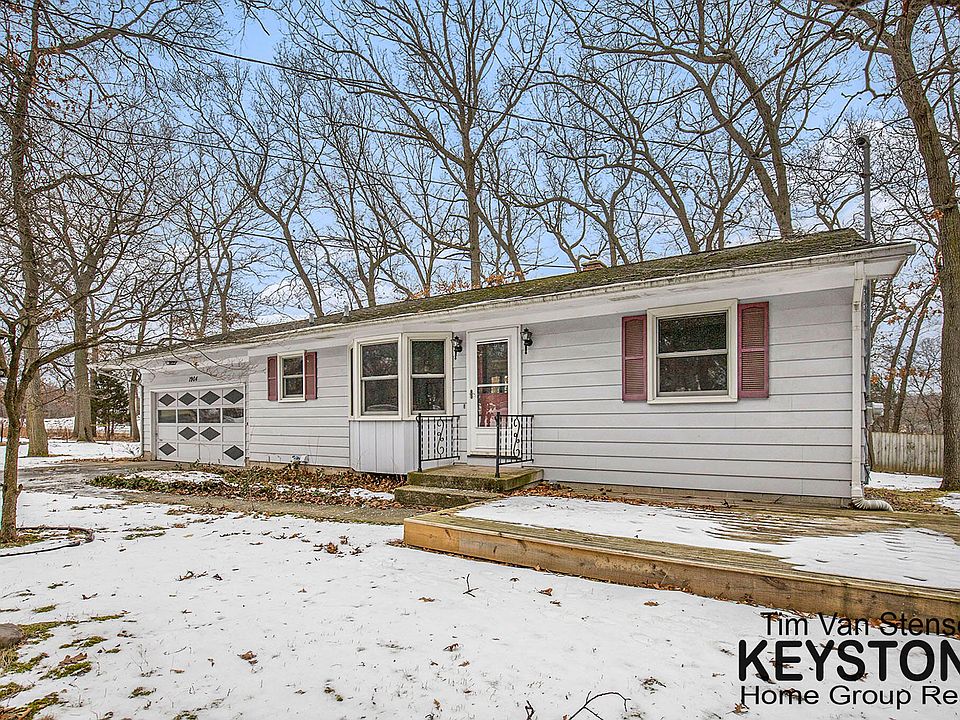 1st image of 1904 Garret Dr NE