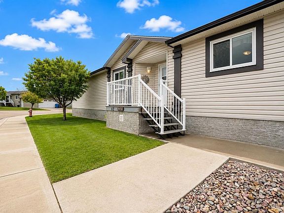 3rd image of 62 Timothy Way SE