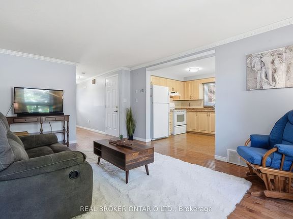 4th image of 1089 Copper Leaf Cres