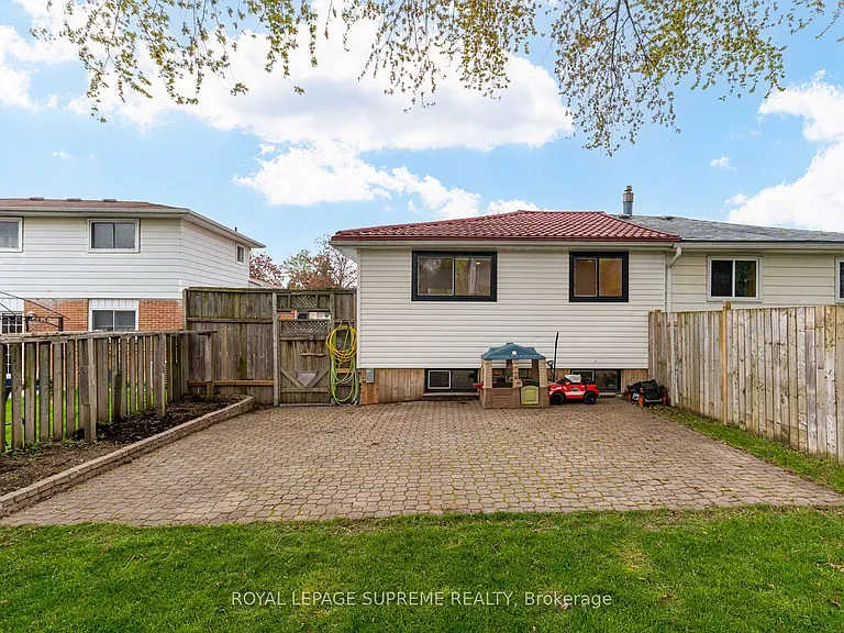 143 Voltarie Cres #UPPER — Photo 29