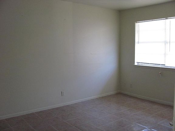 4th image of 2304 Shidler Dr