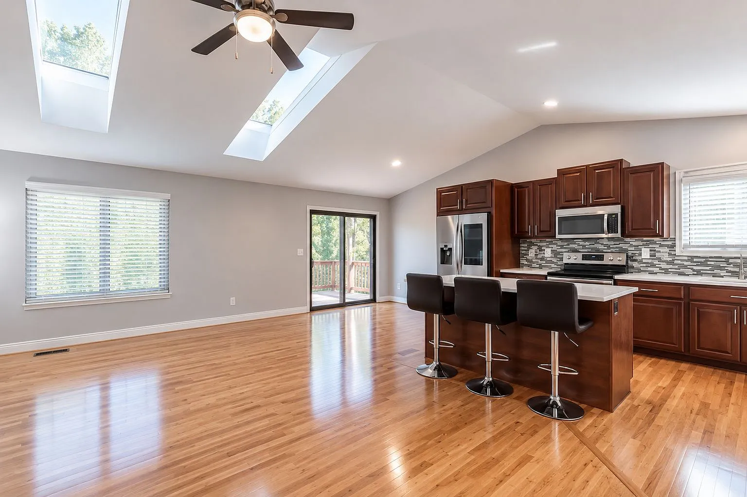721 Sage Hill Dr — Photo 1