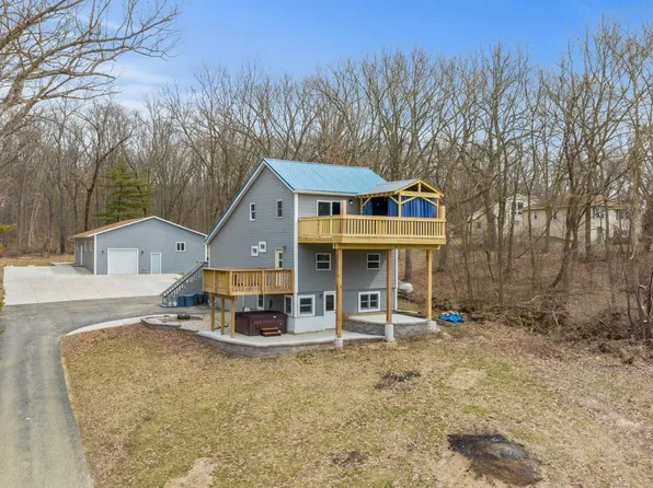 901 N Devils Ln, Byron, IL 61010