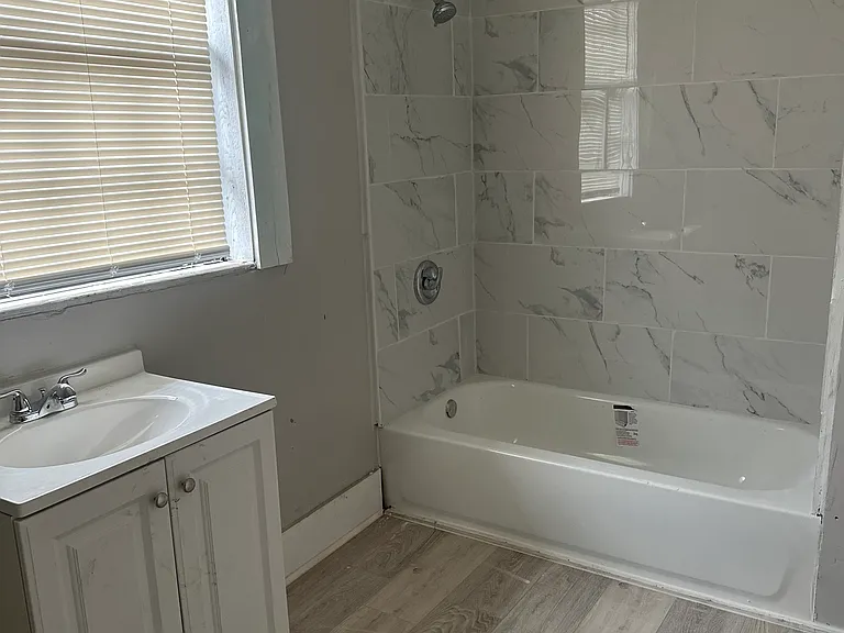 1915 E McLemore Ave — Photo 11