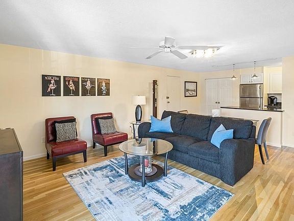4th image of 50 Green St APT 315