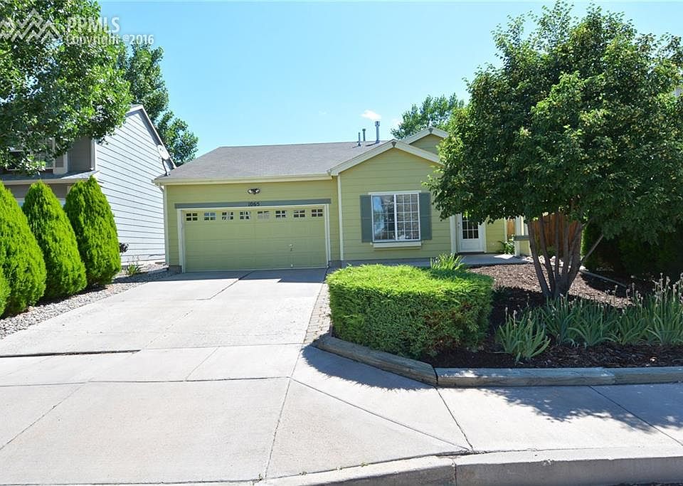 FRONT VIEW OF THE HOME