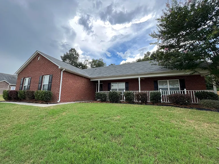 707 Porter Ln — Photo 3