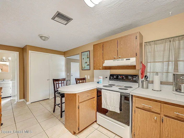 108 Avenue D E — Photo 12