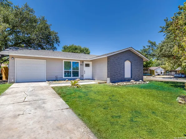 5911 Castle Mount Dr, San Antonio, TX 78218