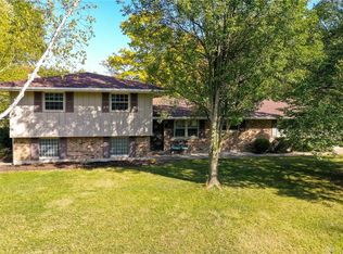 1642 Diplomat Dr, Dayton, OH 45432